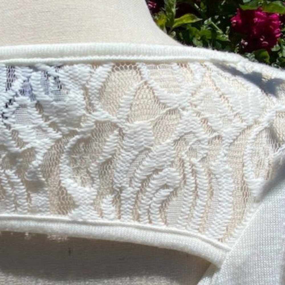 Detailed Back Top NWOT - Picture 3 of 4